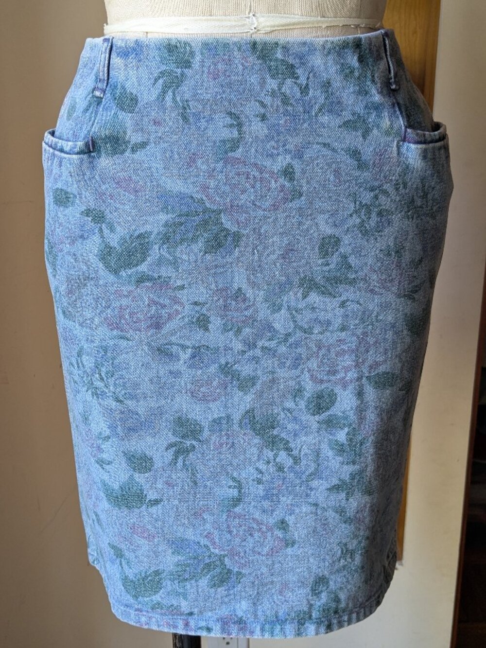 Vintage 90s Forenza Floral Print Denim Pencil Skirt